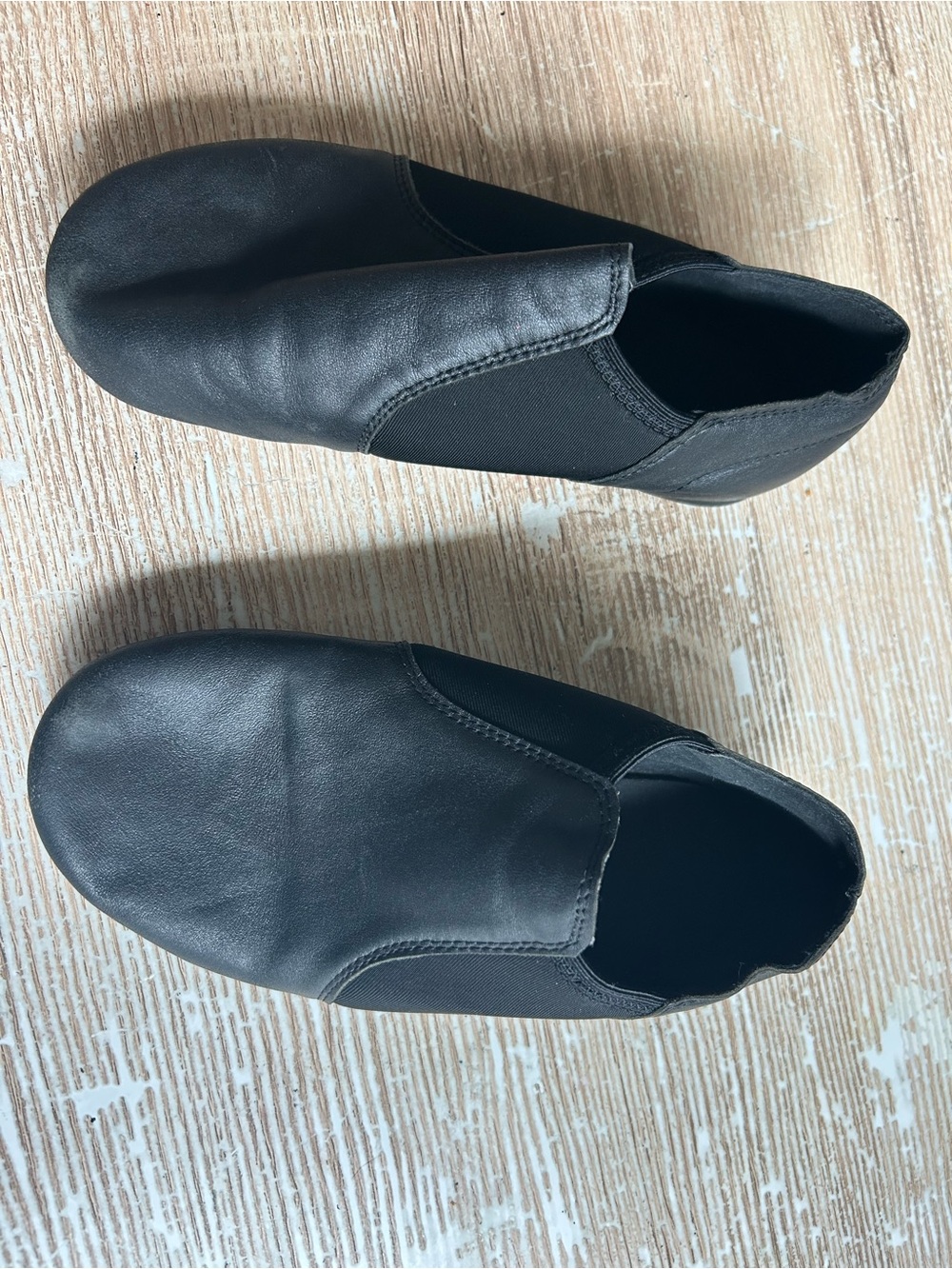 Women’s size 6 jazz shoes
